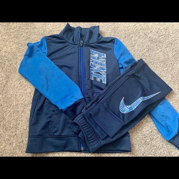 💕SOLD💕Nike jogger set - Picture 1 of 1